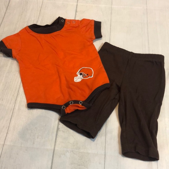 Cleveland Browns Outfit - Picture 1 of 5